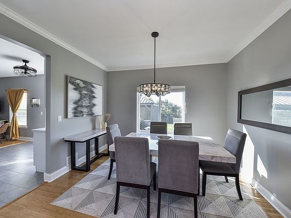 5th image of 2079 Westridge Blvd