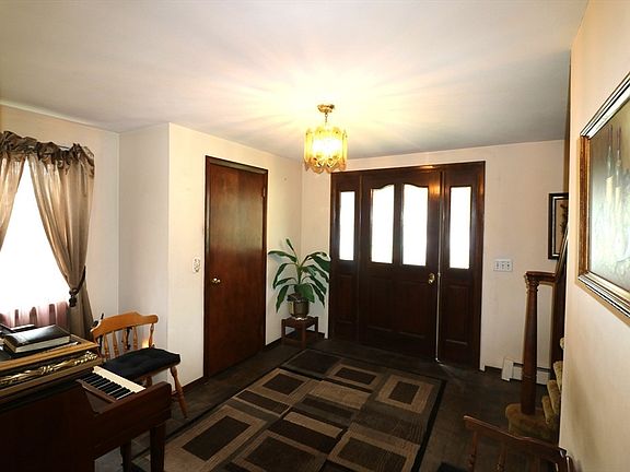 4th image of 92 East Ave