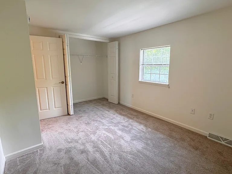 38 Ramsgate Ln — Photo 24
