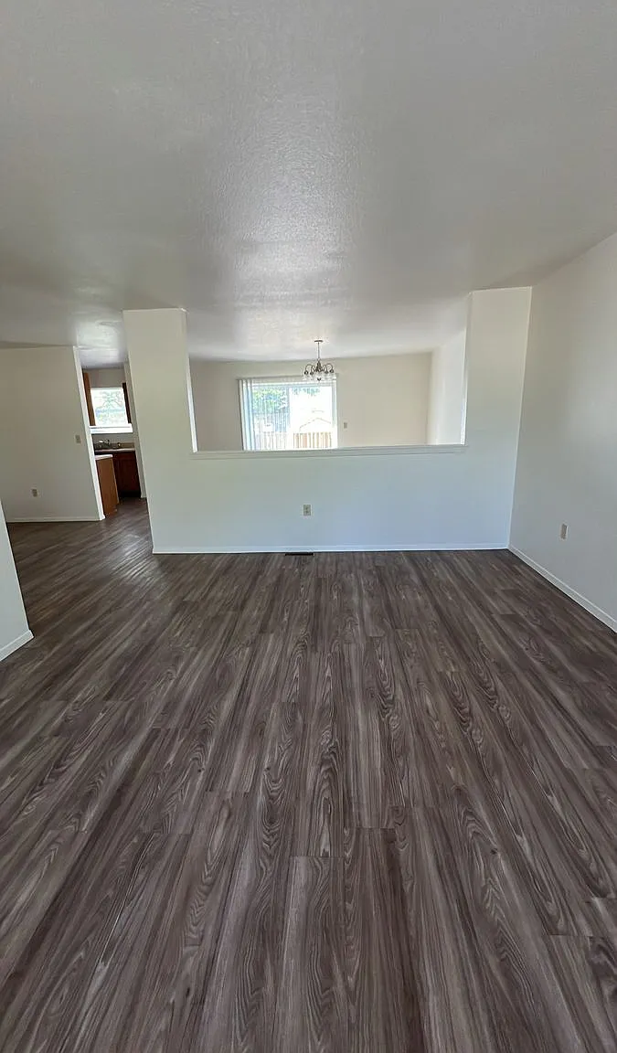3 bed, 2.5 bath, 1455 sqft, $1,946 — Photo 1