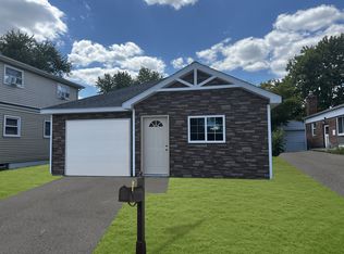 24593 Laetham Ave, Eastpointe, MI 48021
