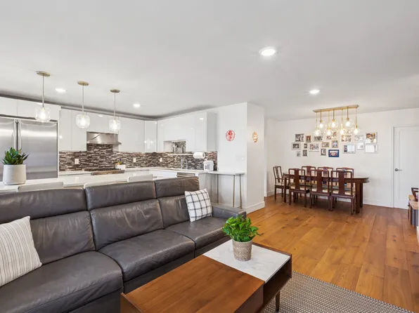 70-25 Yellowstone Boulevard image 3 of 18