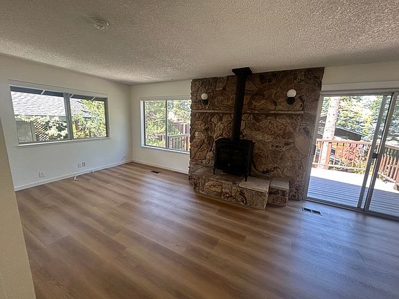 3rd image of 1290 Lincoln Park Cir