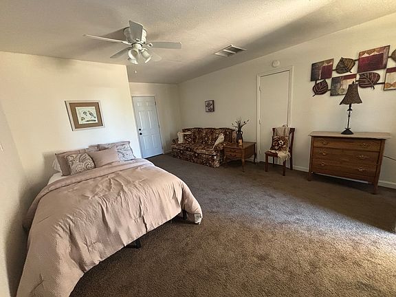 3rd image of 74357 Maricopa Dr #4