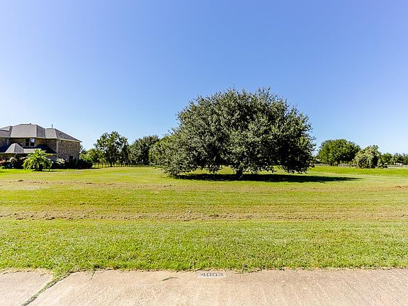 3rd image of 4003 Weston Dr