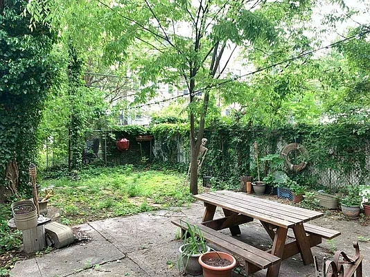 Rented by Tapiro Realty | media 2