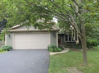 961 Glencoe Ter, Lake Zurich, IL 60047