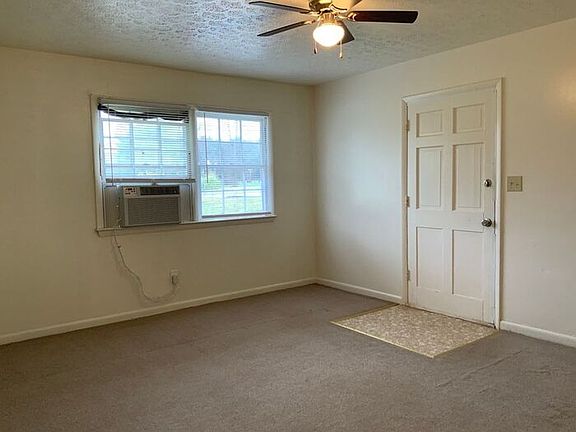 4th image of 718 Pleasant Dr APT A