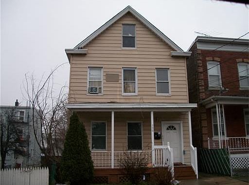 2nd image of 726 Charles St