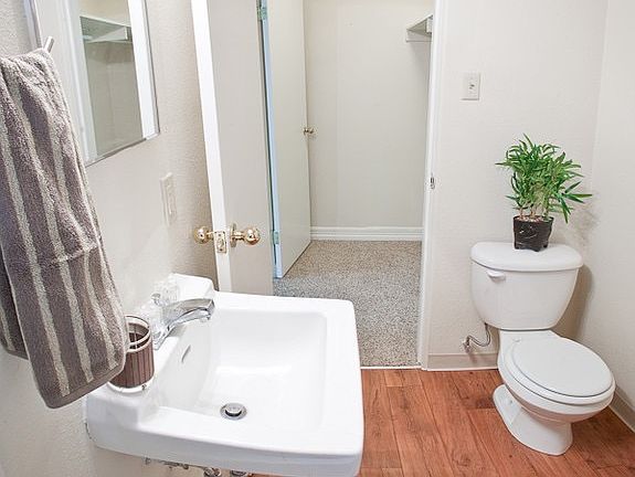 5th image of 1200 N Pearl St APT 302