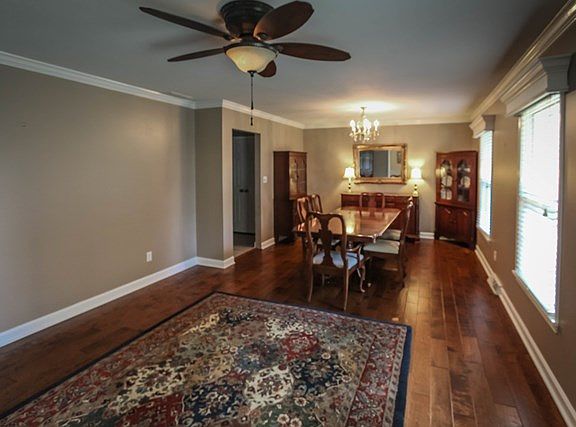 5th image of 2038 Crestwood Dr