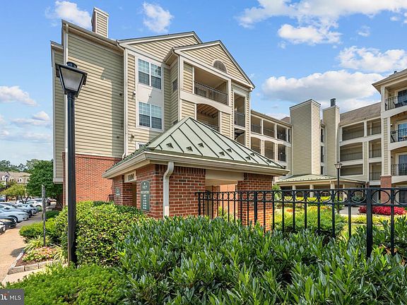 3rd image of 1100 Quaker Hill Dr APT 418