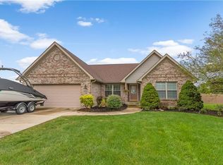 6929 W Rockwood Ln, New Palestine, IN 46163