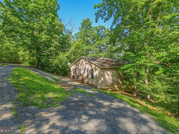 5th image of 272 Willow Ln