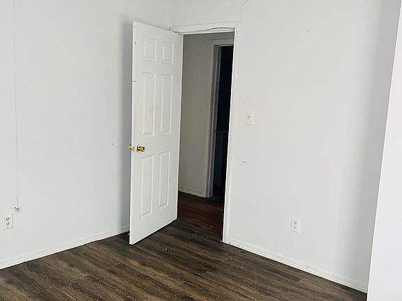 4th image of 213 W Day St