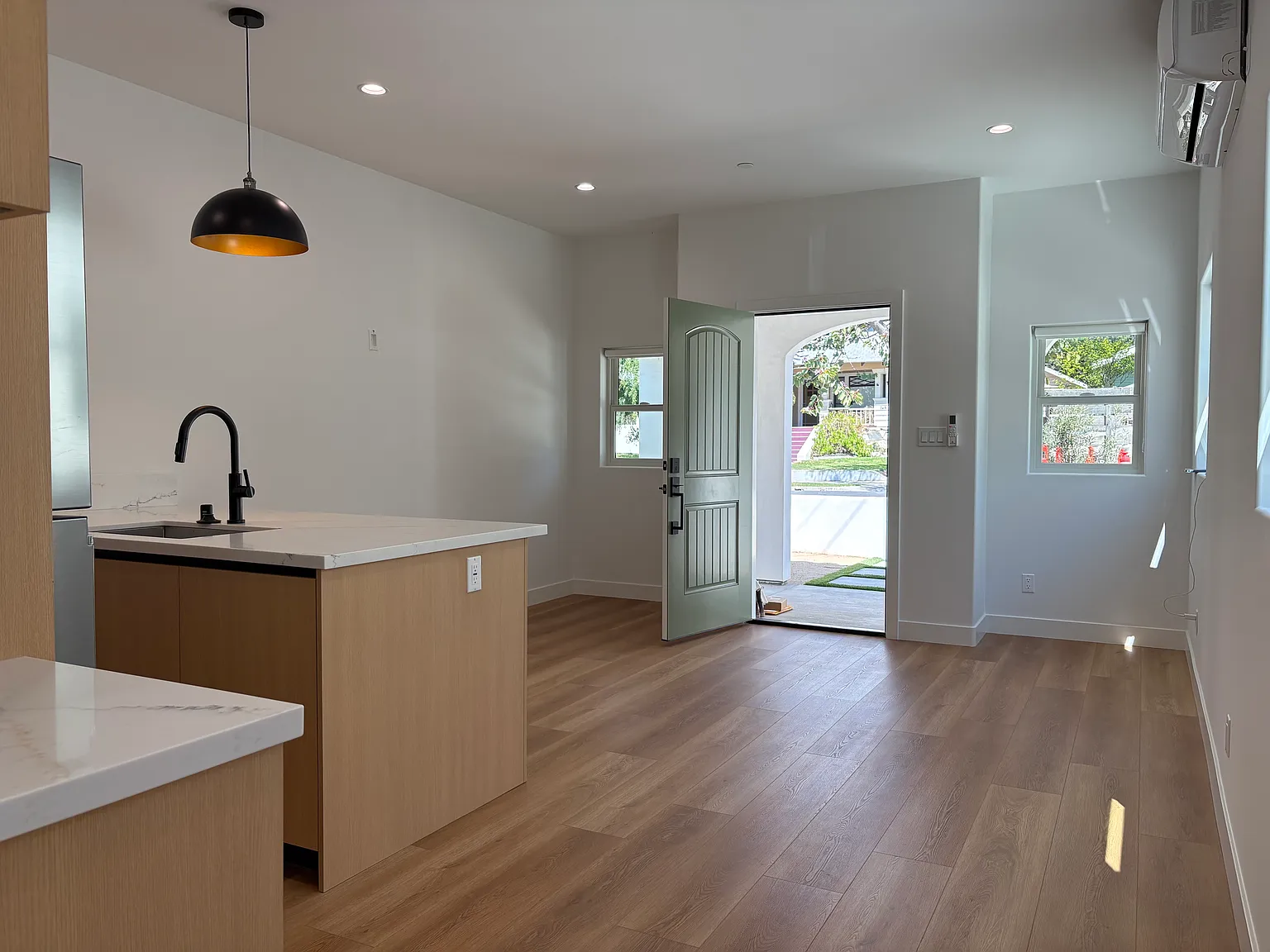1 bed, 650 sqft, $2,495 — Photo 3