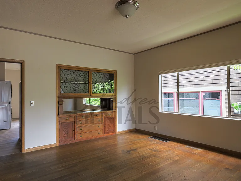 5363 Shafter Ave — Photo 9