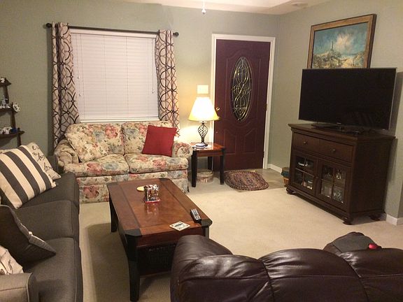 3rd image of 817 Santa Anna Dr