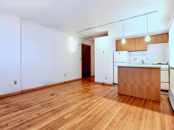 2nd image of 1843 N Cambridge Ave #7
