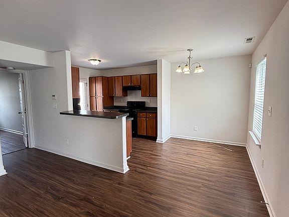 2nd image of 240 Laclede Ave