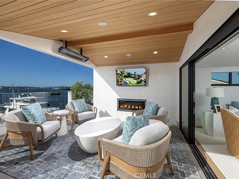 130 S Bay Front — Photo 44
