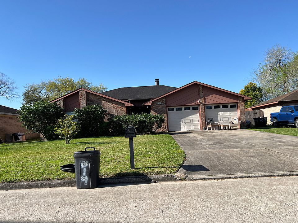 1st image of 319 Windward Dr