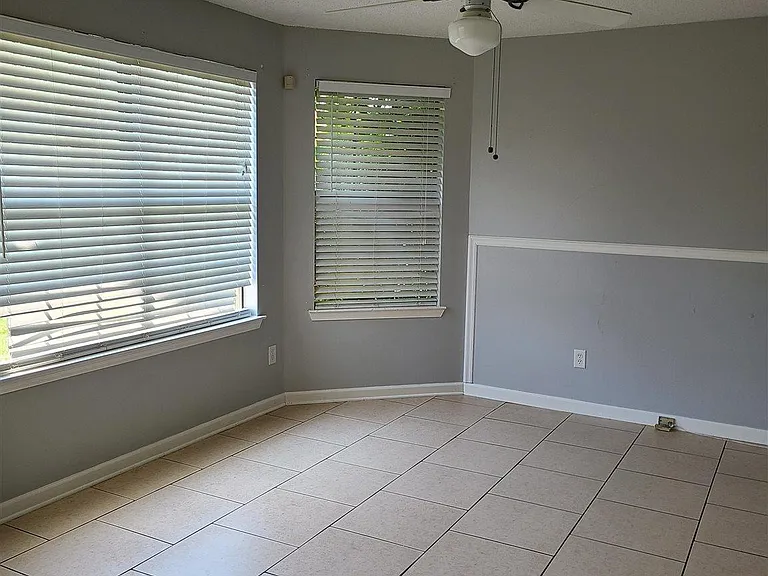9024 Caribbean Dr — Photo 5