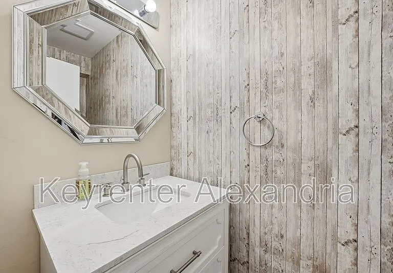 8239 Doctor Craik Ct — Photo 16