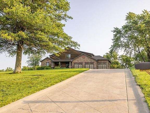 3rd image of 17492 Evans Rd