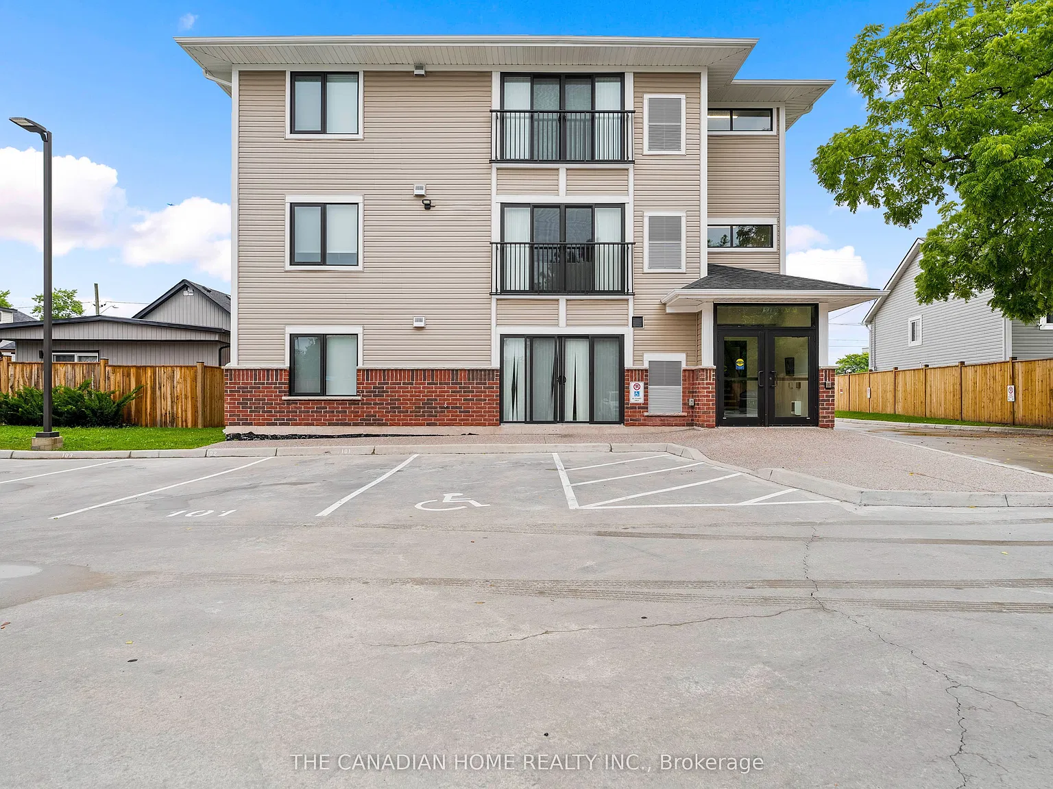 2 bed, $1,950 — Photo 3