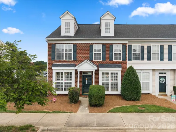 7641 Bluff Point Ln, Denver, NC 28037