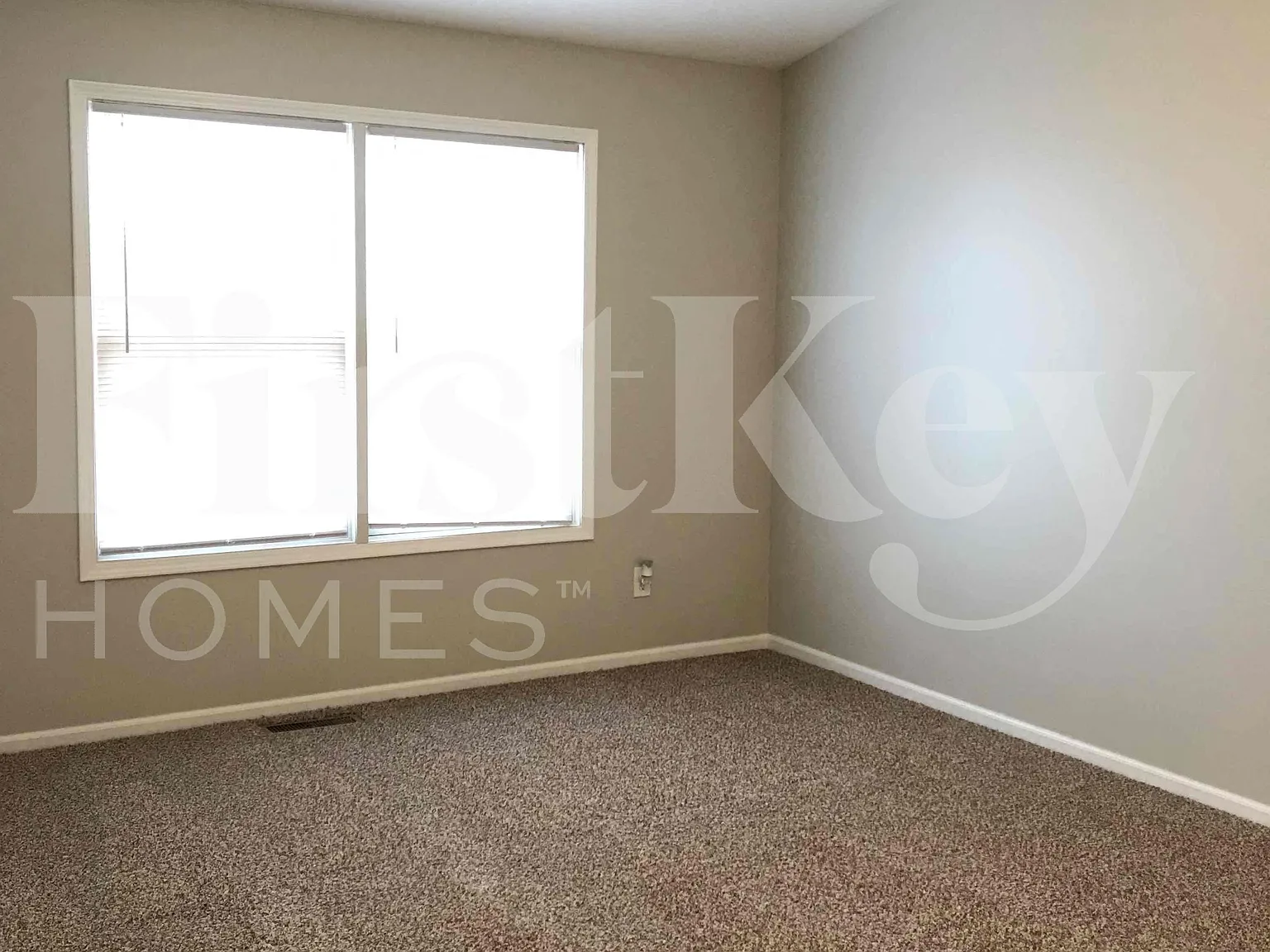 3 bed, 3.0 bath, 1254 sqft, $2,495 — Photo 4