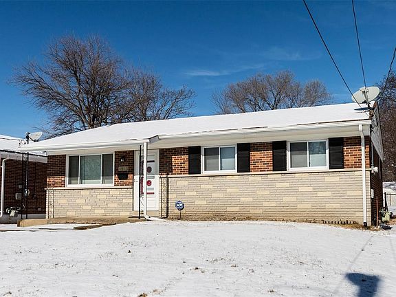 3rd image of 8915 Rosemore Pl