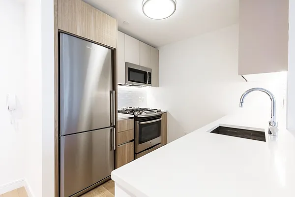 Rented by Stonehenge NYC LLC | media 2