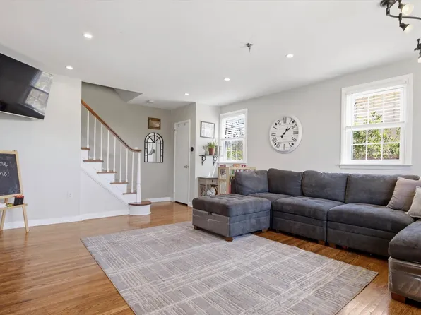 2907 Kanes Rd, Willow Grove, PA 19090