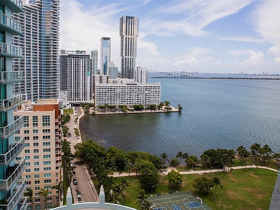 2nd image of 1900 N Bayshore Dr APT 2110A