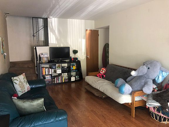 4th image of 125 Mountain View Ave #B