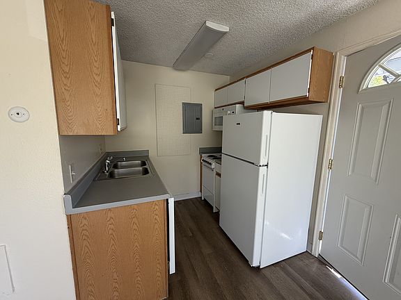 5th image of 2290 Grove Cir E APT 8