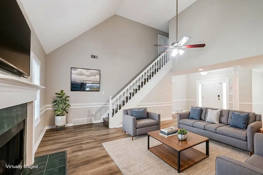 3 bed, 2.0 bath, 1831 sqft, $2,165 — Photo 4