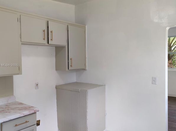 jacksonville-florida-154611076 picture