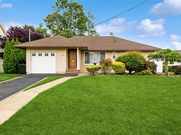 577 Chelsea Road, Oceanside, NY 11572