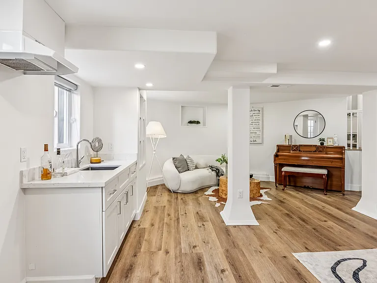610 Hillcrest Blvd — Photo 38