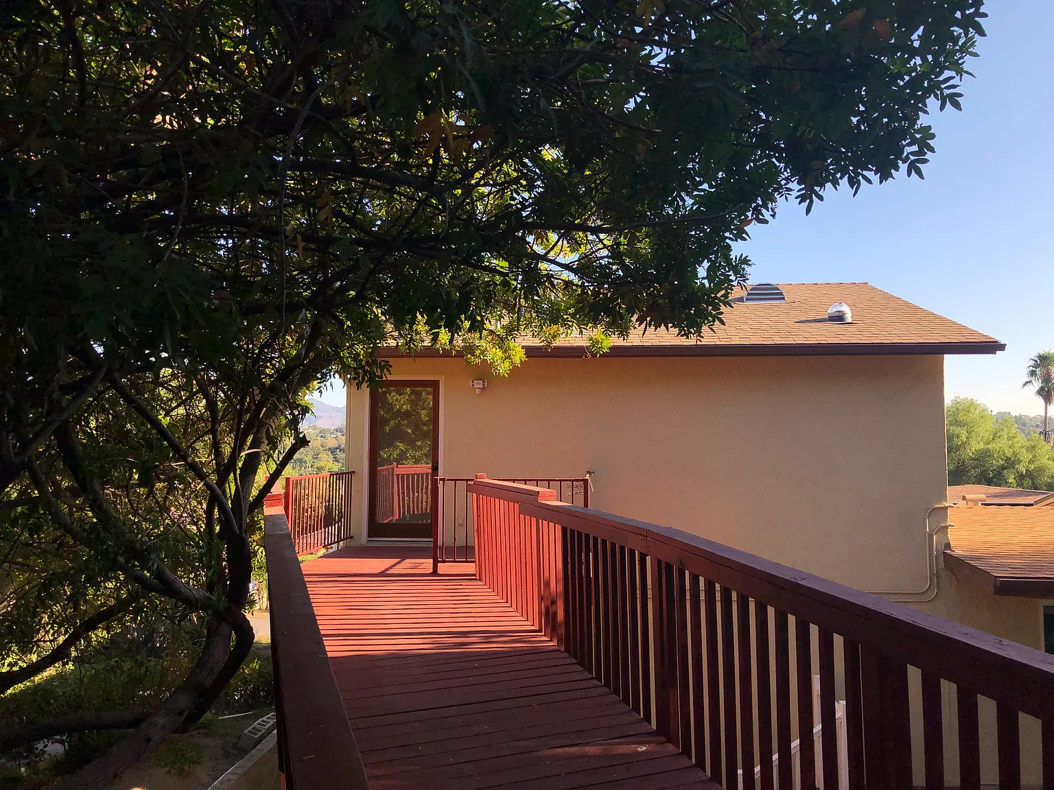 572 Plumosa Ave — Photo 2