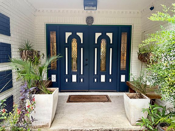 3rd image of 13380 EYNON Drive