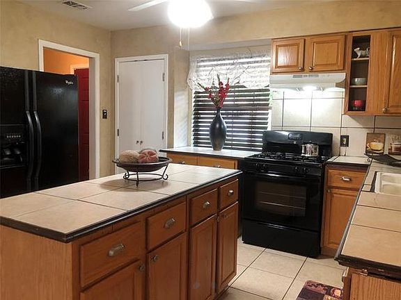 5th image of 1109 Paula Dr