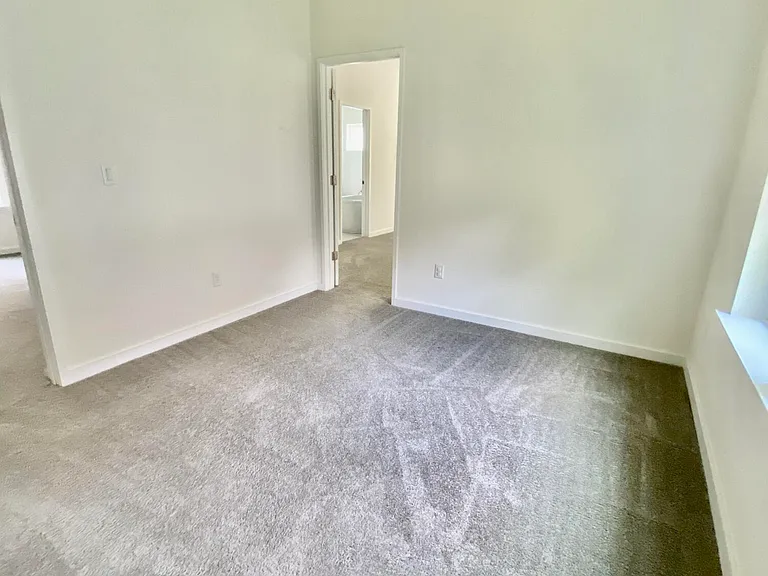 1139 N Market St — Photo 21