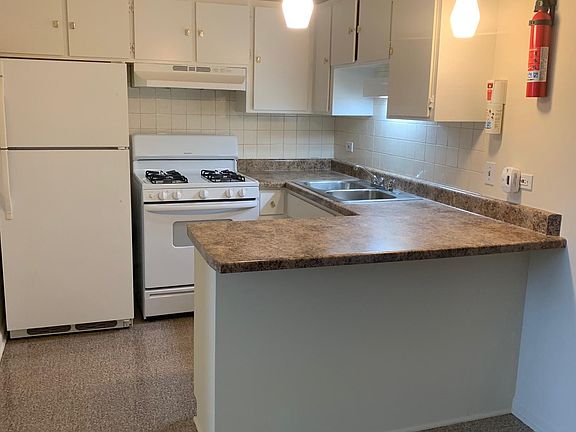 2nd image of 5645 Edge Lake Dr APT 1E
