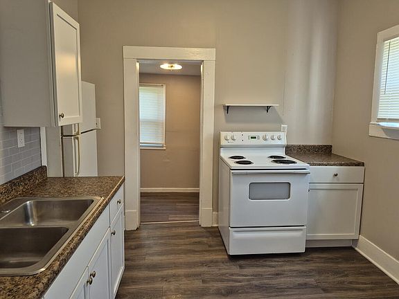 4th image of 1214 N Elson St