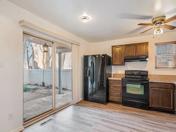 9574 E Kansas Cir APT 26, Denver, CO 80247