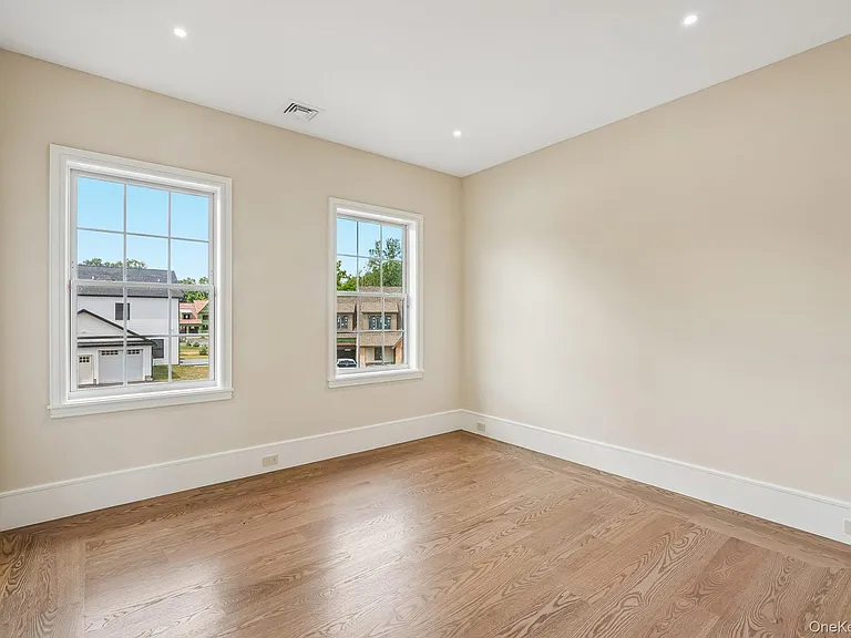 1707 Marie Ln — Photo 37